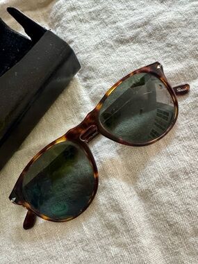 Persol Brown Tortoise Frame Sunglasses w/Polarized Lens Model 9649-S